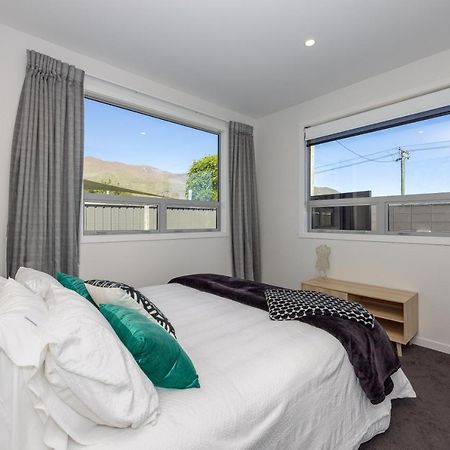 Prime Location On Warren St - 3 Bedroom Town House Wanaka Exteriör bild