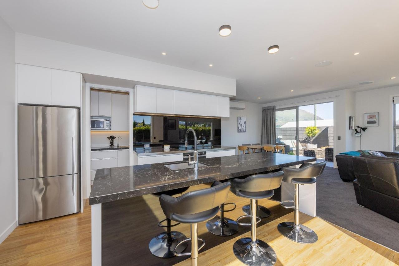 Prime Location On Warren St - 3 Bedroom Town House Wanaka Exteriör bild